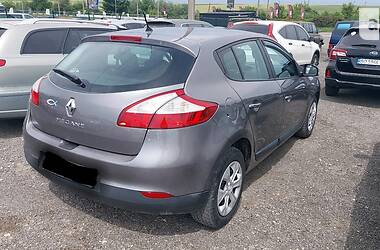 Хэтчбек Renault Megane 2010 в 