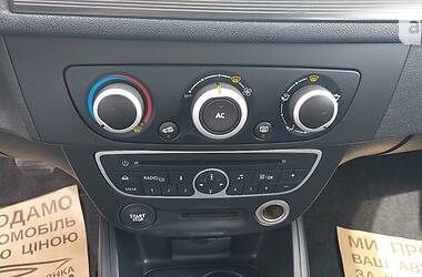 Хэтчбек Renault Megane 2010 в 