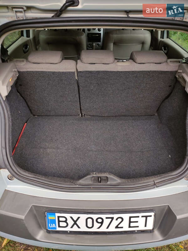 Хэтчбек Renault Megane 2003 в Теофиполе фото 12 Хэтчбек Renault Megane 2003 в Теофиполе