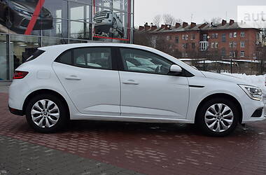 Хэтчбек Renault Megane 2016 в 