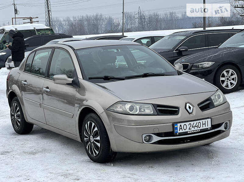 Седан Renault Megane 2009 в Хусті