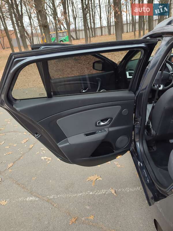 Универсал Renault Megane 2010 в Умани фото 128 Универсал Renault Megane 2010 в Умани
