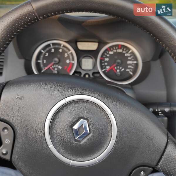 Кабриолет Renault Megane 2006 в Славянске