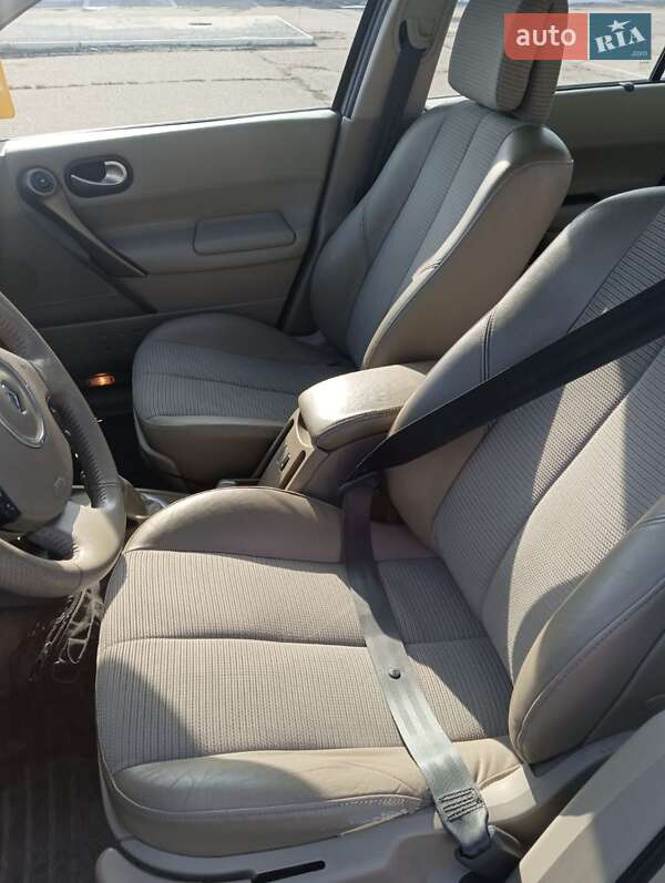 Седан Renault Megane 2006 в Николаеве