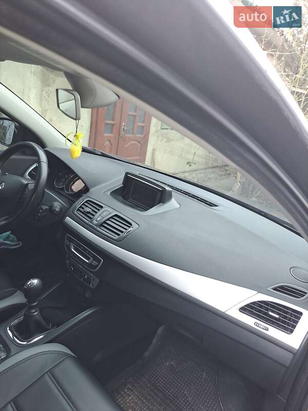 Универсал Renault Megane 2013 в Снигиревке фото 17 Универсал Renault Megane 2013 в Снигиревке