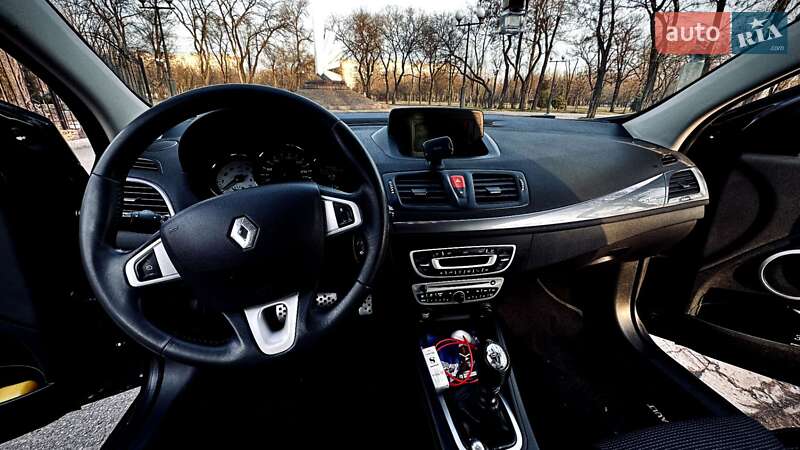 Купе Renault Megane 2010 в Кривом Роге фото 4 Купе Renault Megane 2010 в Кривом Роге