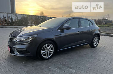 Хэтчбек Renault Megane 2016 в 