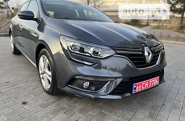 Хэтчбек Renault Megane 2016 в 