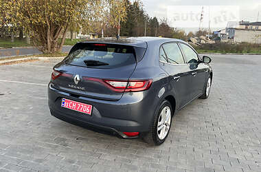 Хэтчбек Renault Megane 2016 в 