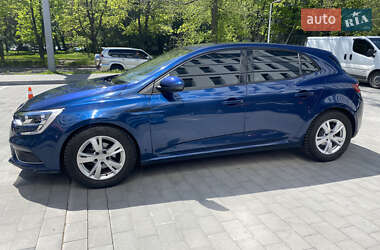 Хэтчбек Renault Megane 2016 в 