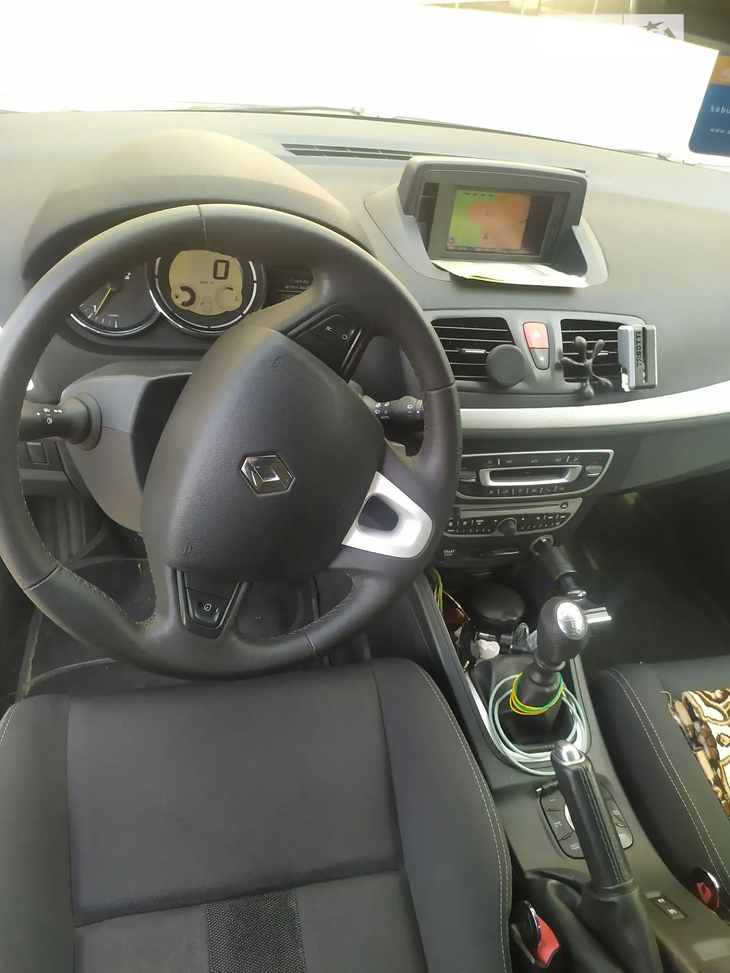 2010 Renault Megane - мініатюра 11