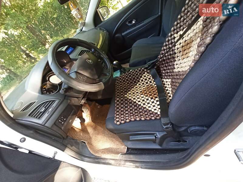 Хэтчбек Renault Megane 2013 в Сокирянах