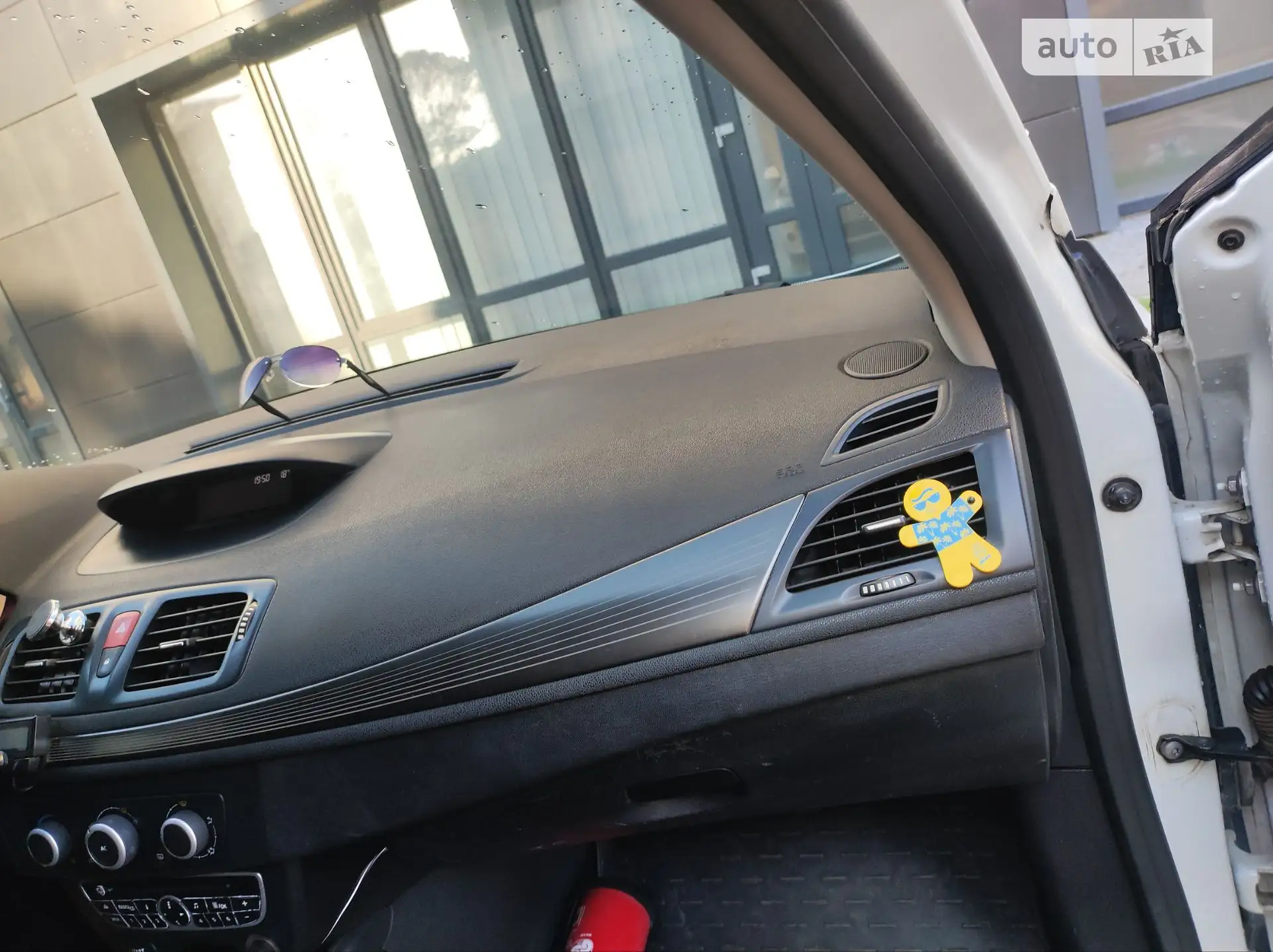2010 Renault Megane - мініатюра 28