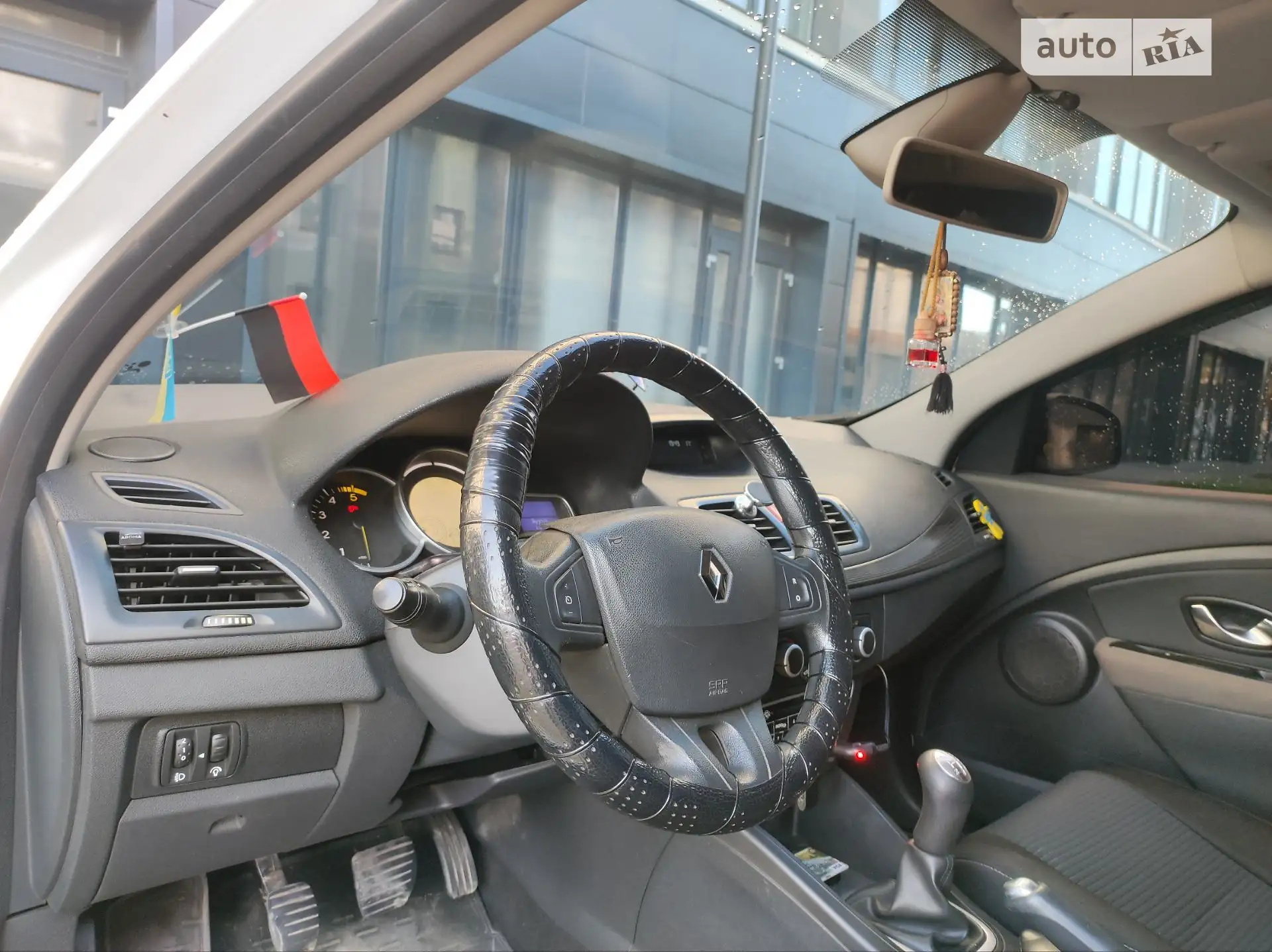 2010 Renault Megane - мініатюра 38