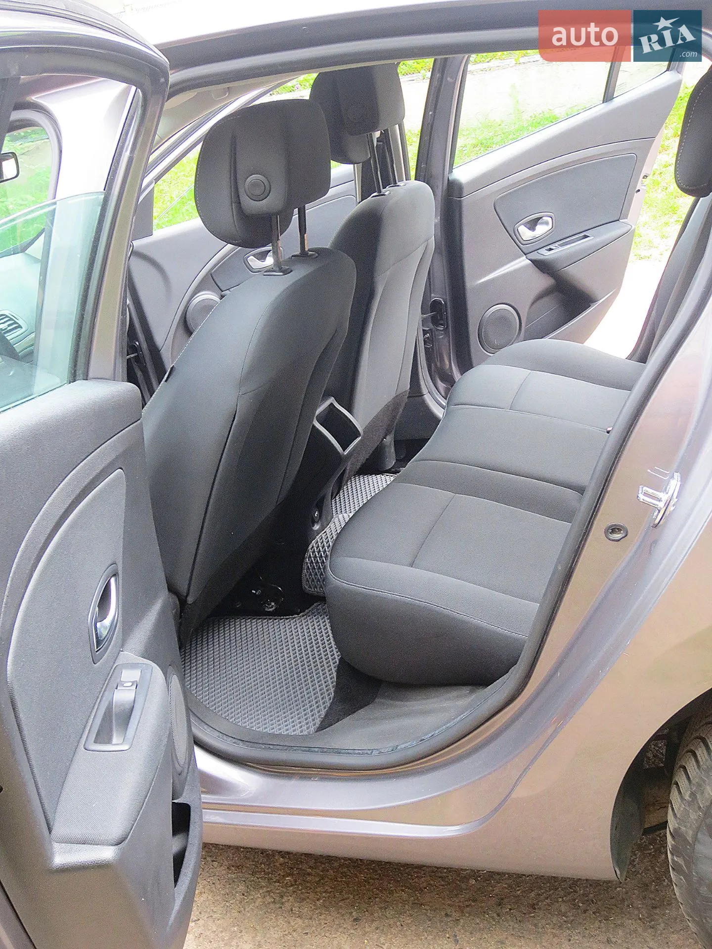 2010 Renault Megane - мініатюра 3