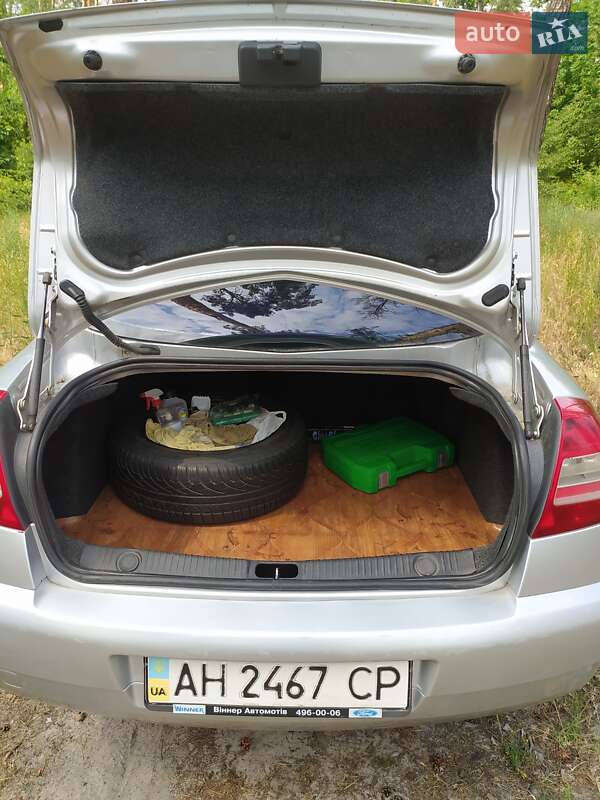 Седан Renault Megane 2007 в Буче