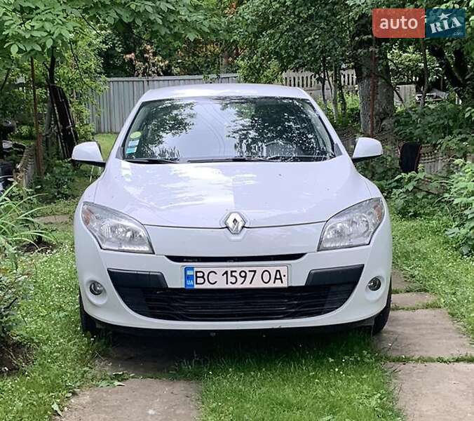 Хетчбек Renault Megane 2011 в 