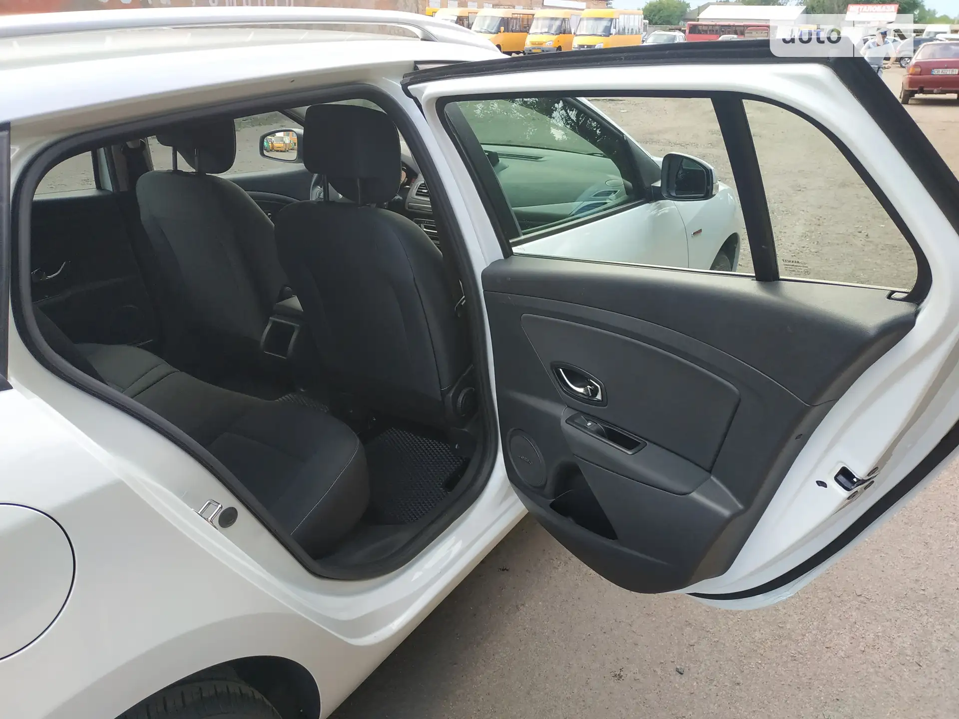 2014 Renault Megane - мініатюра 21