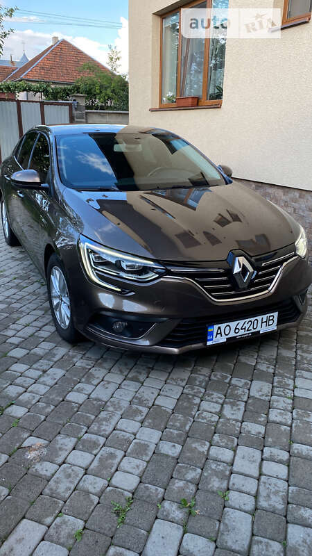 Седан Renault Megane 2018 в Иршаве