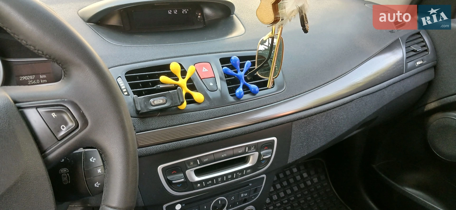 2010 Renault Megane - мініатюра 11
