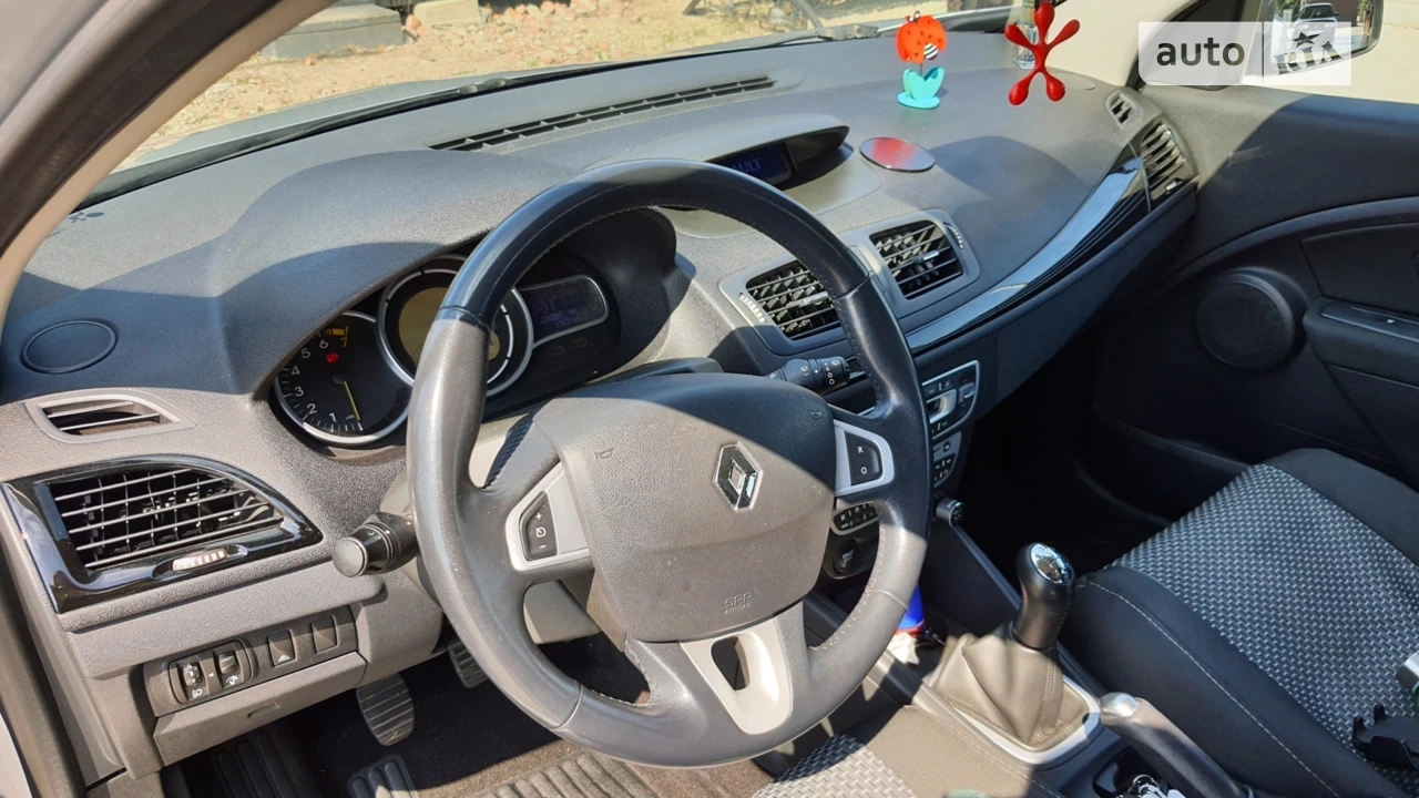 2012 Renault Megane - мініатюра 12