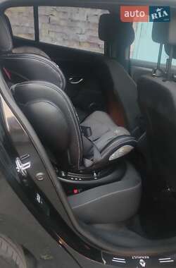 Хэтчбек Renault Megane 2011 в 