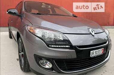 Хэтчбек Renault Megane 2013 в Вишневом