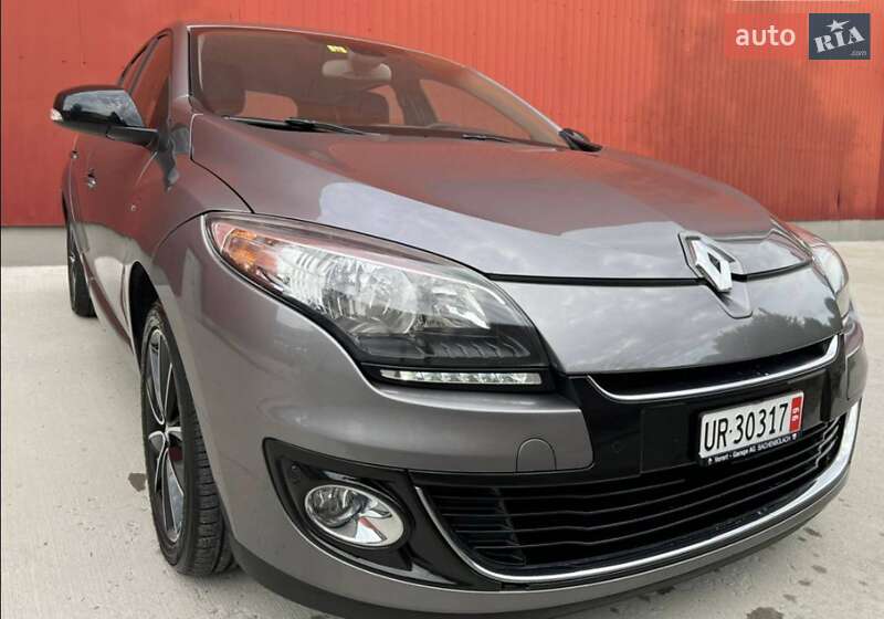 Хэтчбек Renault Megane 2013 в Вишневом