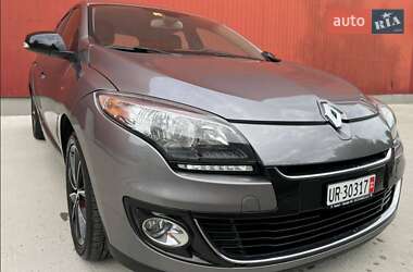 Хэтчбек Renault Megane 2013 в Вишневом