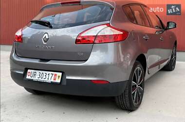 Хэтчбек Renault Megane 2013 в Вишневом