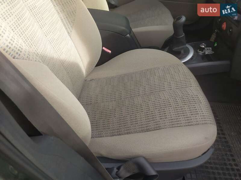 Седан Renault Megane 2006 в Києві фото 5 Седан Renault Megane 2006 в Києві