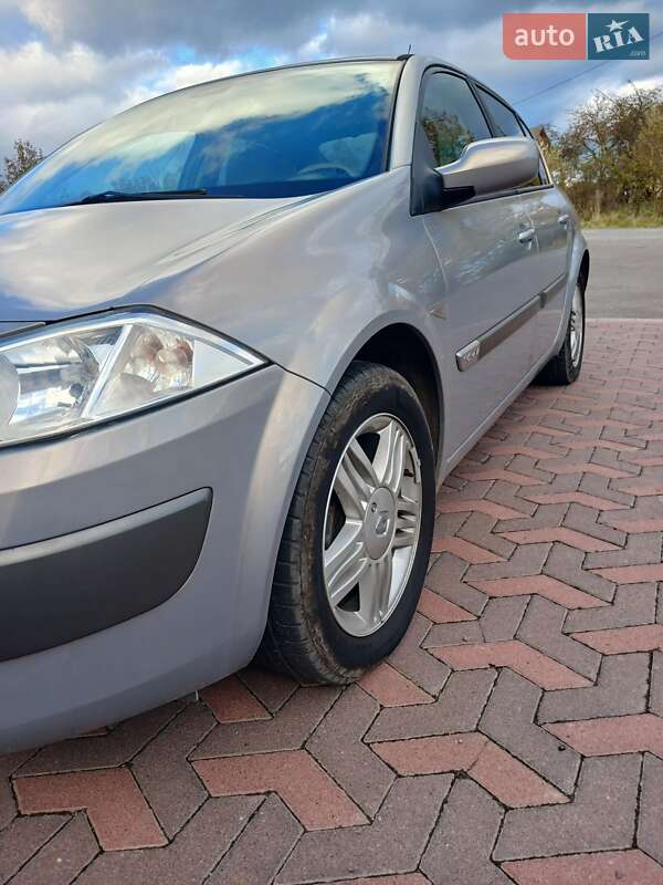 Седан Renault Megane 2004 в Надворной фото 3 Седан Renault Megane 2004 в Надворной