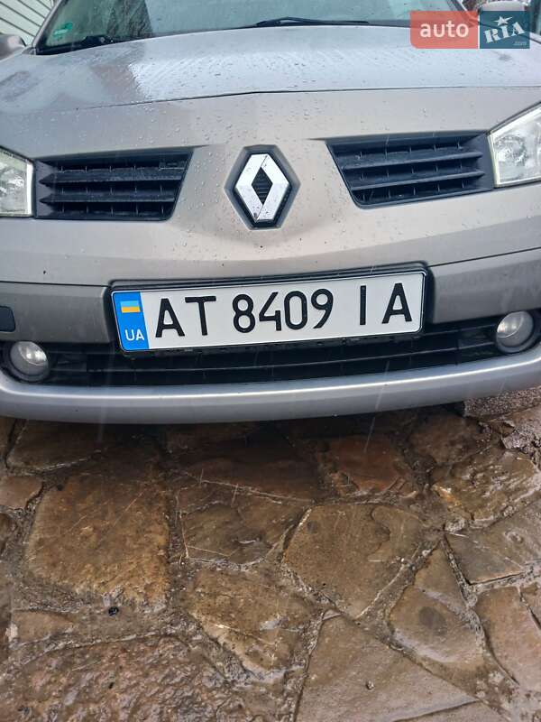 Седан Renault Megane 2004 в Надворной фото 25 Седан Renault Megane 2004 в Надворной