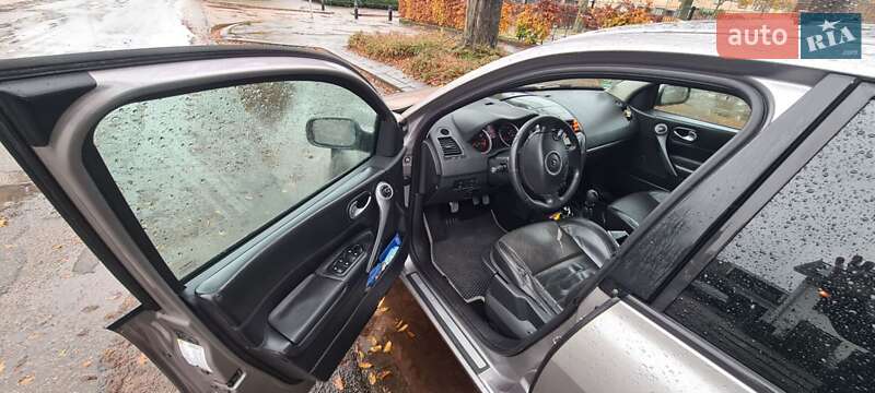 Хэтчбек Renault Megane 2006 в Захарьевке фото 12 Хэтчбек Renault Megane 2006 в Захарьевке