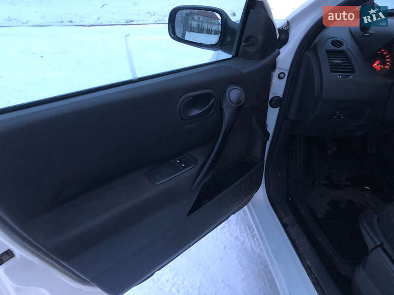 Хэтчбек Renault Megane 2003 в Золочеве