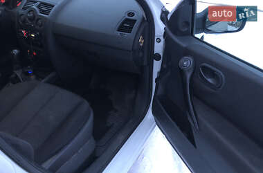 Хэтчбек Renault Megane 2003 в Золочеве