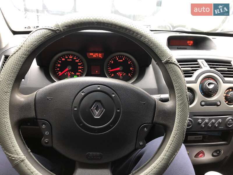 Седан Renault Megane 2003 в Харькове фото 7 Седан Renault Megane 2003 в Харькове