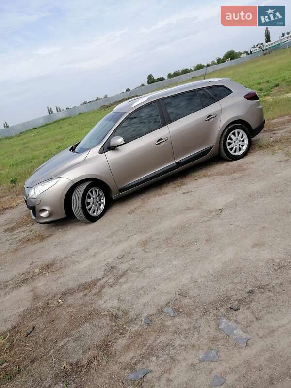 Универсал Renault Megane 2010 в 