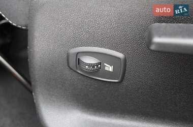 Хетчбек Renault Megane 2012 в 