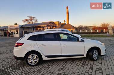 Хэтчбек Renault Megane 2012 в 