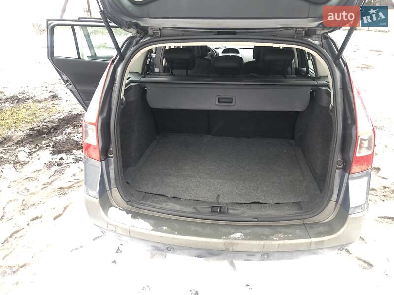Седан Renault Megane 2006 в Царичанці