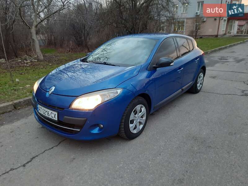 Хэтчбек Renault Megane 2011 в Калуше