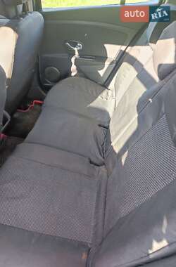 Хэтчбек Renault Megane 2009 в 