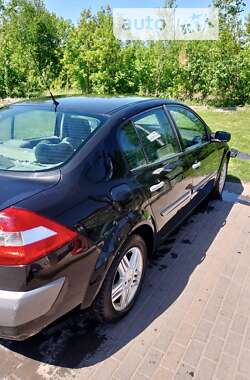 Седан Renault Megane 2003 в Нововолынске