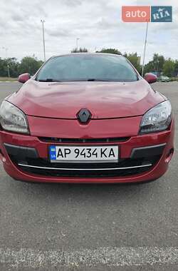 Хэтчбек Renault Megane 2010 в 