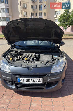 Кабриолет Renault Megane 2011 в 