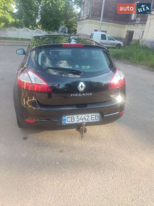 Хэтчбек Renault Megane 2011 в Городне