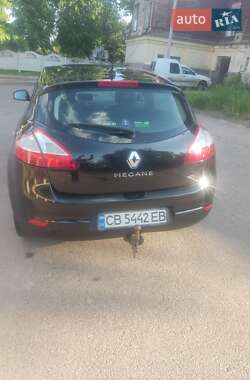 Хэтчбек Renault Megane 2011 в 