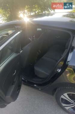 Хэтчбек Renault Megane 2011 в 