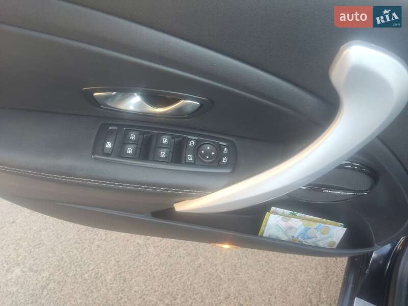 Хэтчбек Renault Megane 2011 в Городне